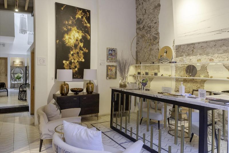 Lotel at Doce18 Concept House image