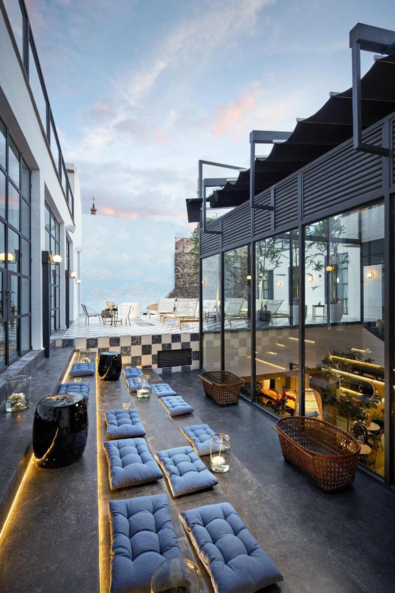 Lotel at Doce18 Concept House image