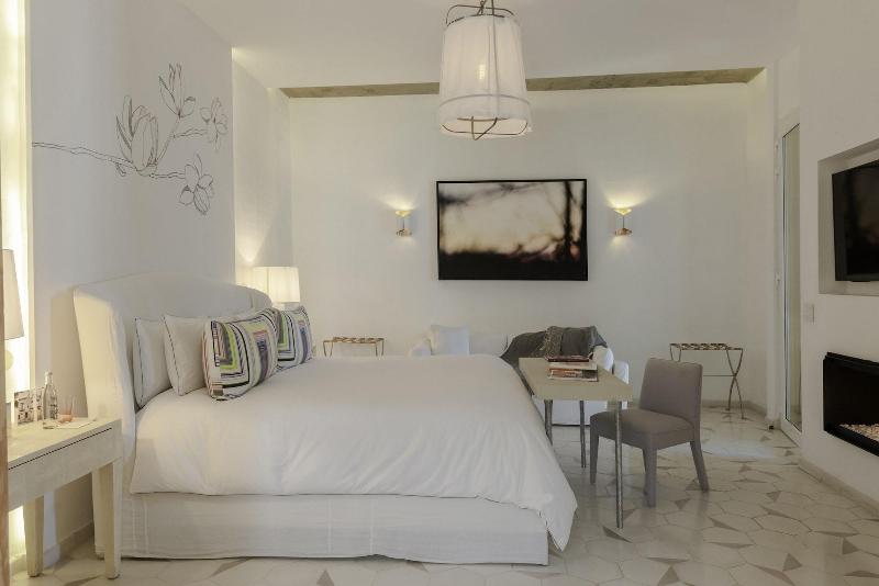 Lotel at Doce18 Concept House image