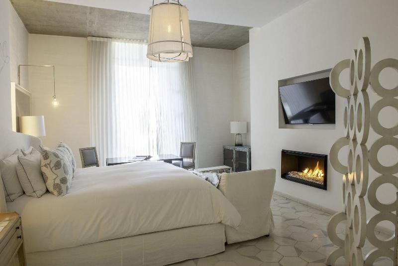 Lotel at Doce18 Concept House image