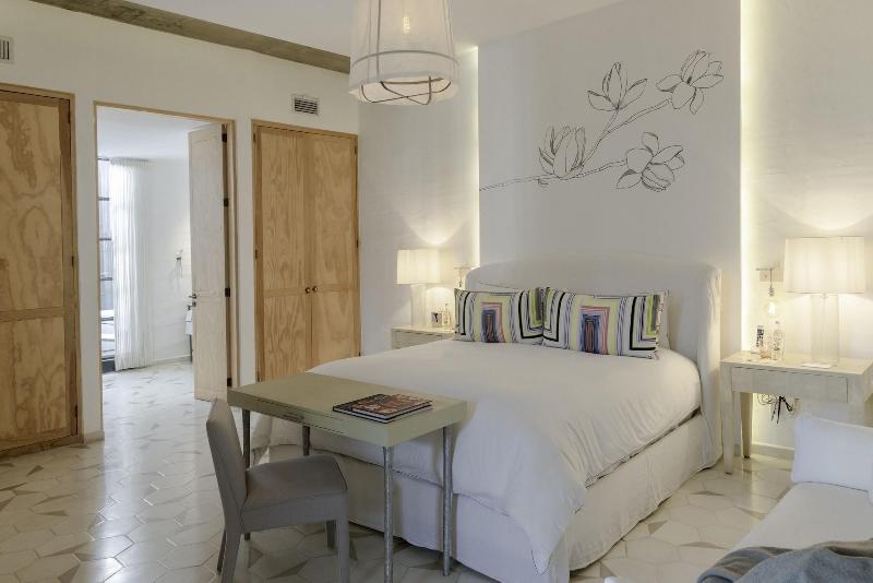 Lotel at Doce18 Concept House image