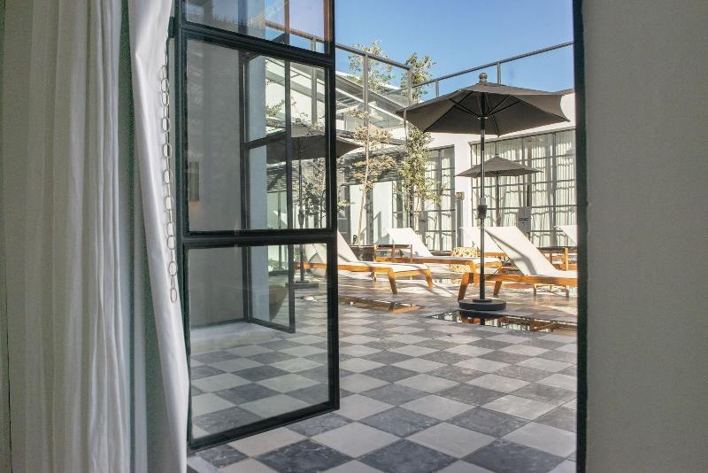 Lotel at Doce18 Concept House image