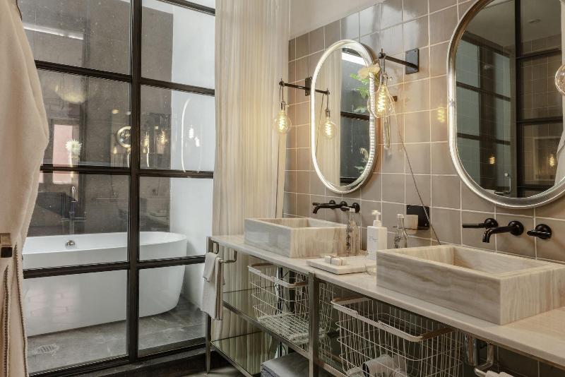 Lotel at Doce18 Concept House image
