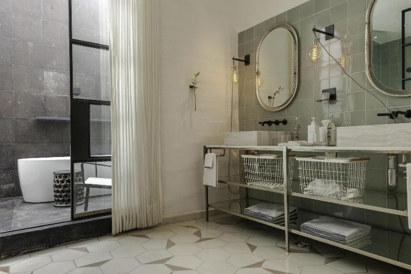 Lotel at Doce18 Concept House image