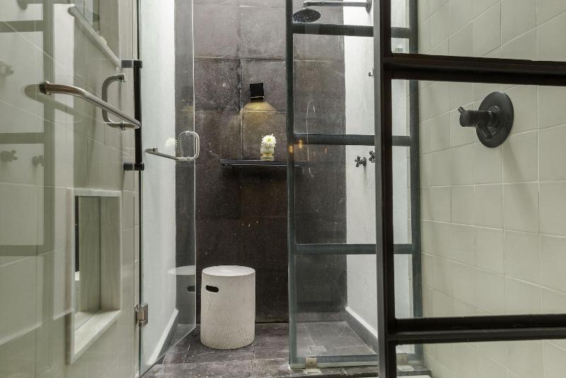 Lotel at Doce18 Concept House image