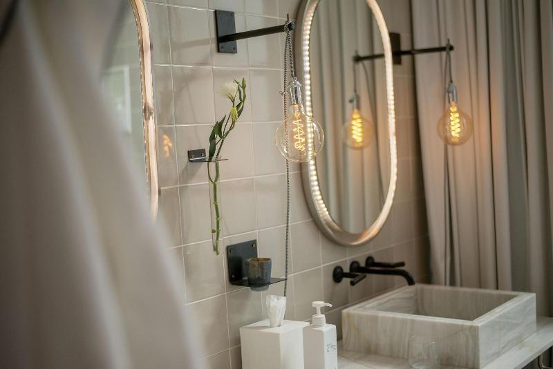 Lotel at Doce18 Concept House image