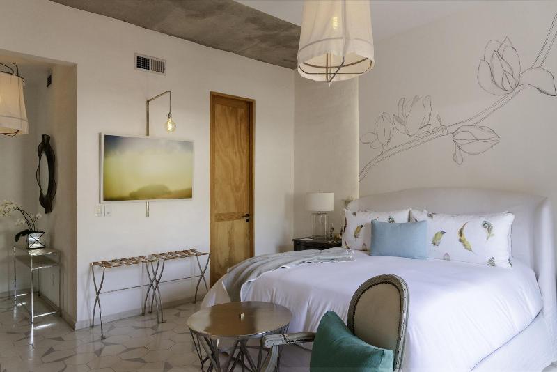 Lotel at Doce18 Concept House image