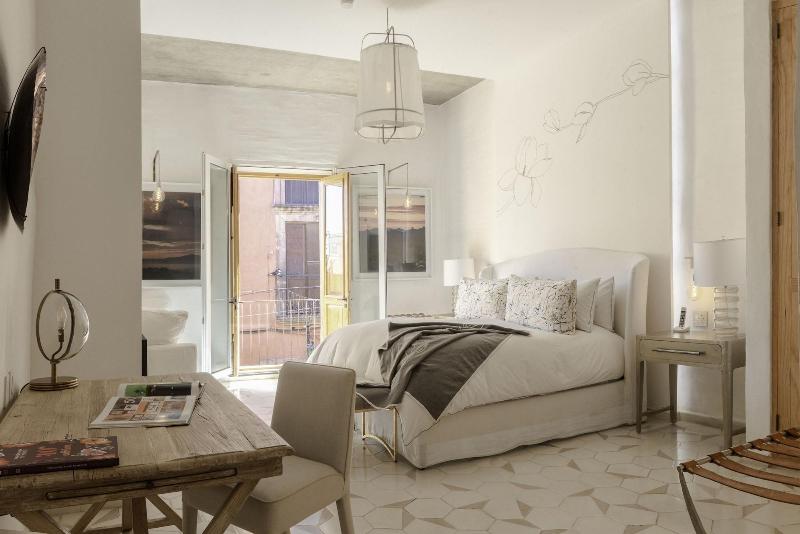 Lotel at Doce18 Concept House image