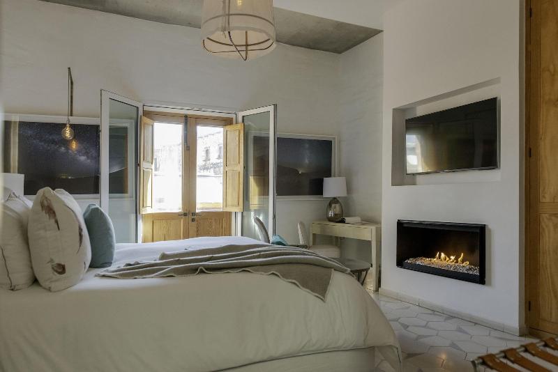 Lotel at Doce18 Concept House image