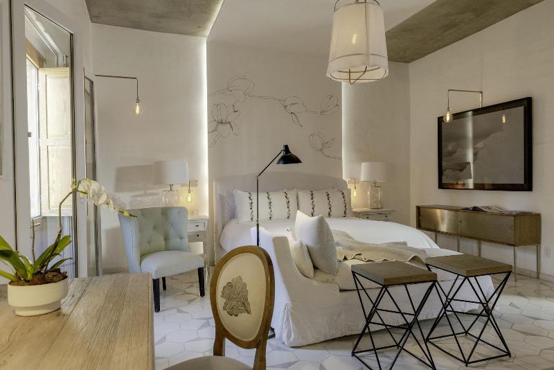 Lotel at Doce18 Concept House image