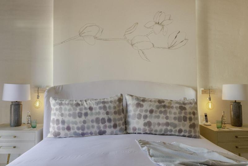 Lotel at Doce18 Concept House image