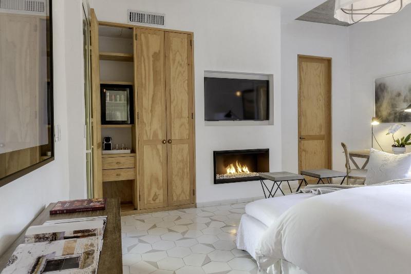 Lotel at Doce18 Concept House image