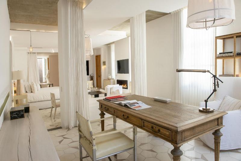 Lotel at Doce18 Concept House image