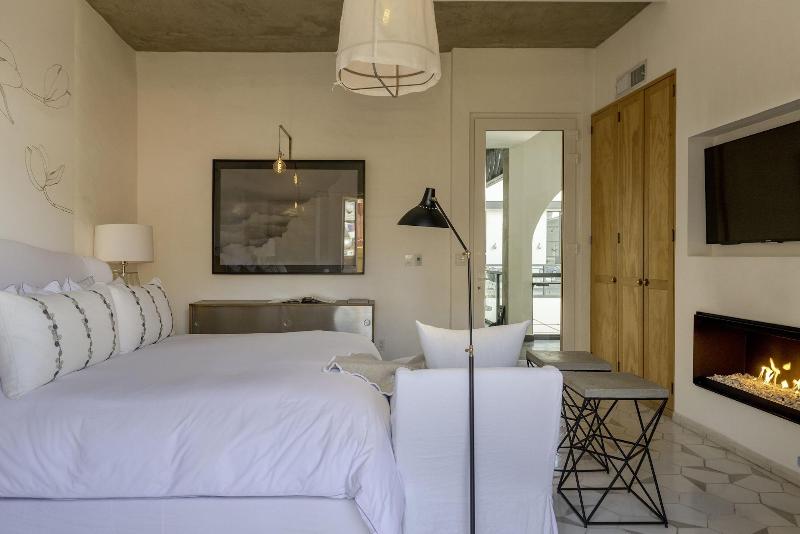 Lotel at Doce18 Concept House image