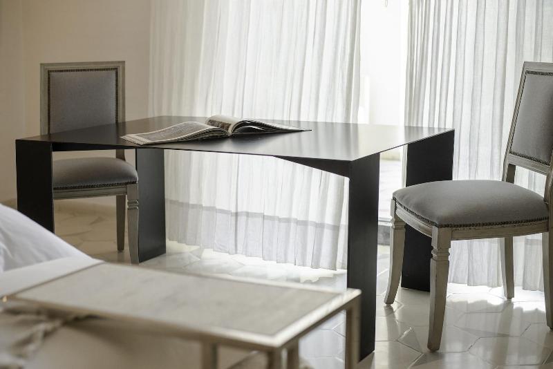 Lotel at Doce18 Concept House image
