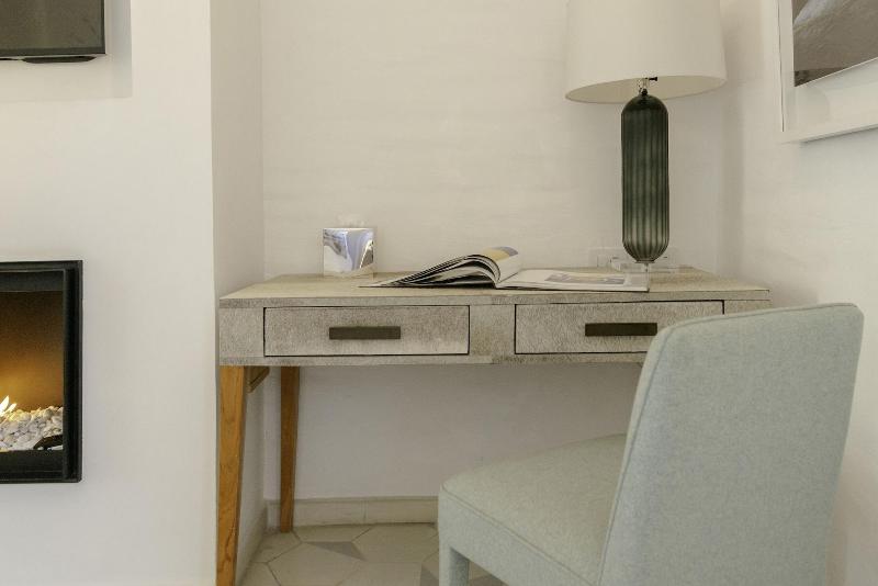 Lotel at Doce18 Concept House image