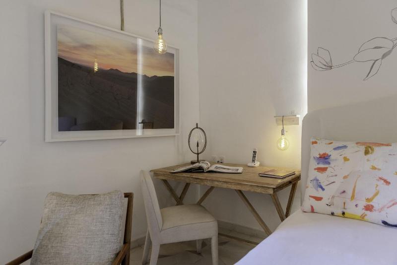 Lotel at Doce18 Concept House image