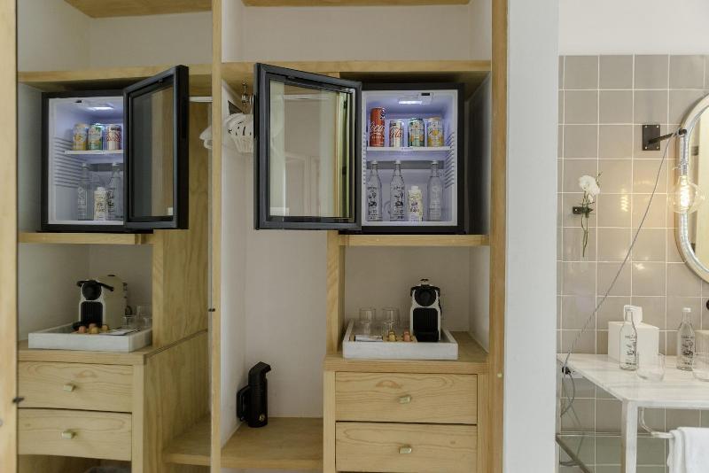 Lotel at Doce18 Concept House image