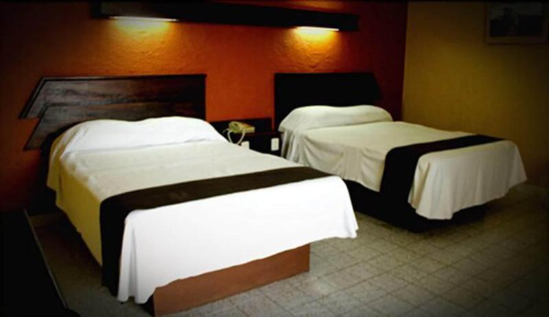 Hotel El Rancho image