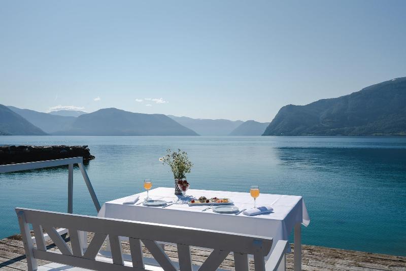 Leikanger Fjordhotel image