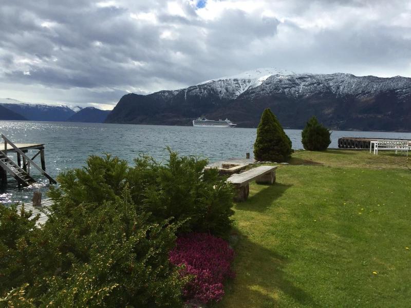 Leikanger Fjordhotel image