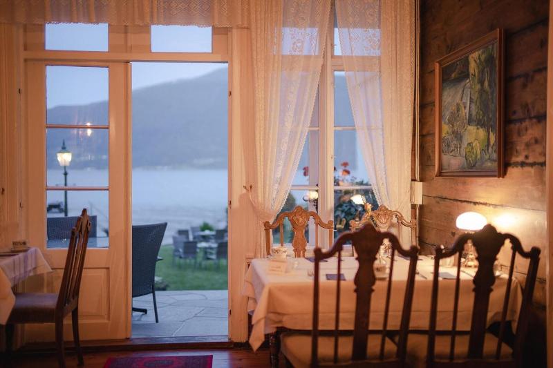 Leikanger Fjordhotel image