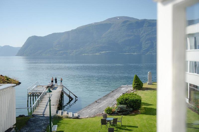 Leikanger Fjordhotel image