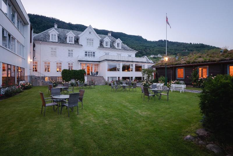 Leikanger Fjordhotel image
