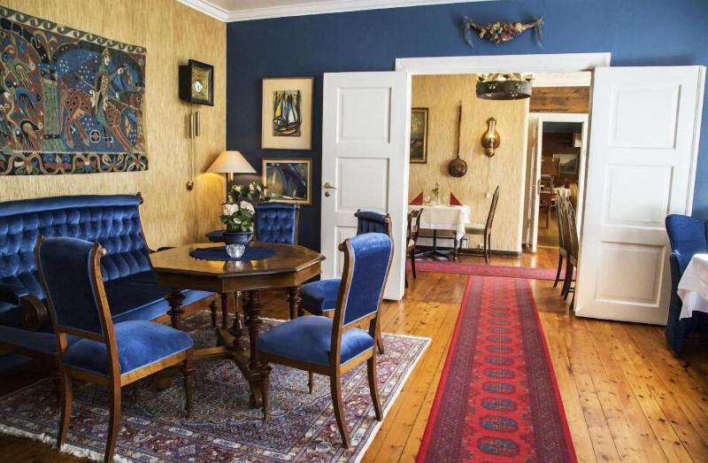 Leikanger Fjordhotel image