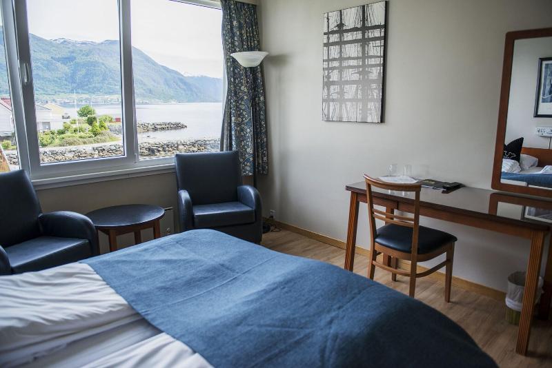 Leikanger Fjordhotel image