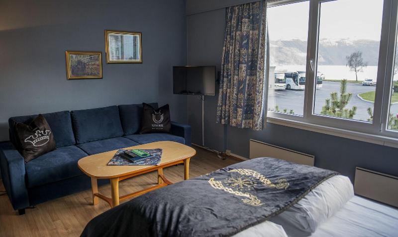 Leikanger Fjordhotel image