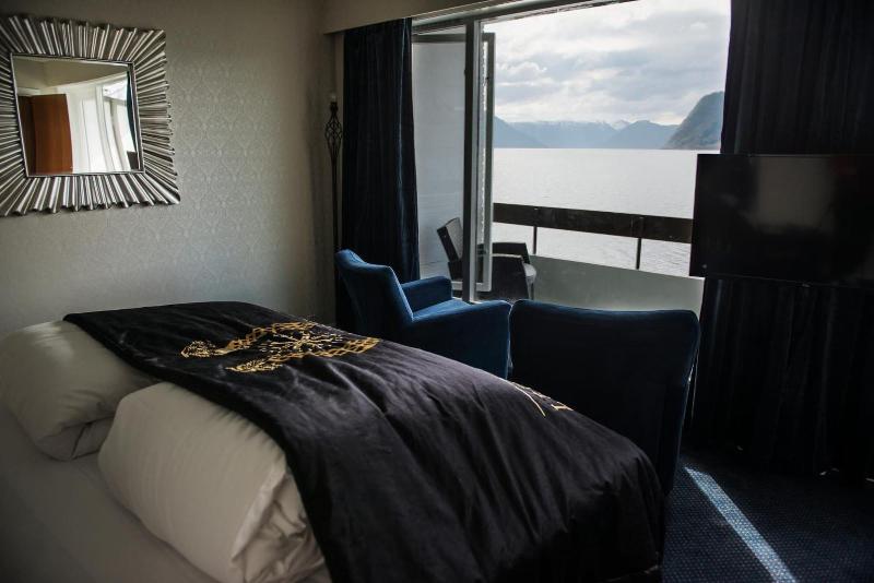 Leikanger Fjordhotel image
