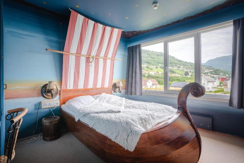 Leikanger Fjordhotel image
