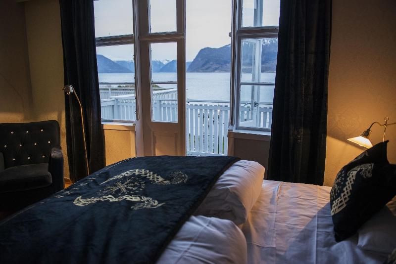 Leikanger Fjordhotel image