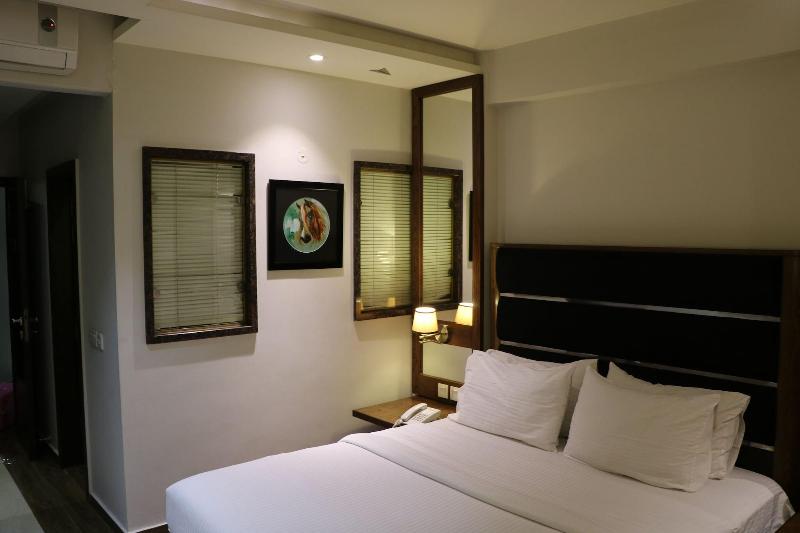 Lahore Continental Hotel image