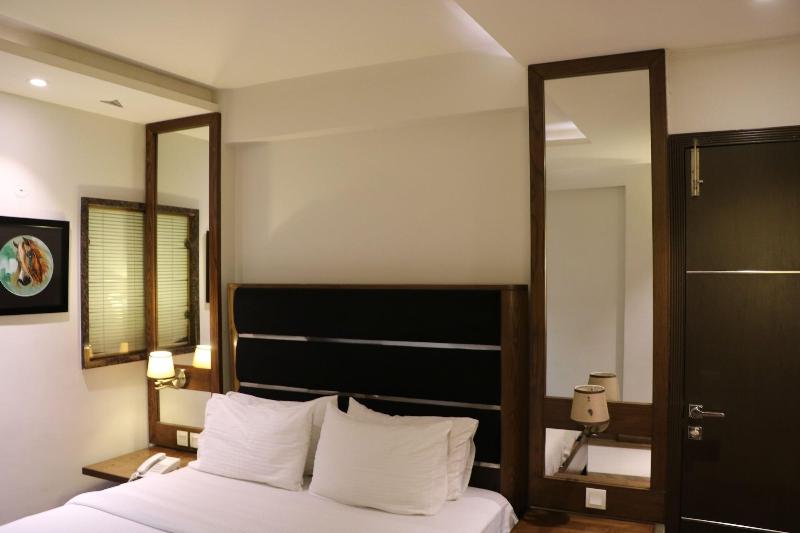 Lahore Continental Hotel image