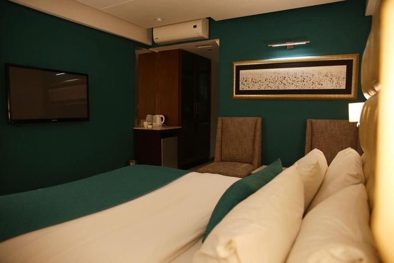 Lahore Continental Hotel image
