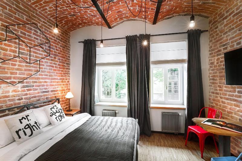 Well Well Aparthotel image