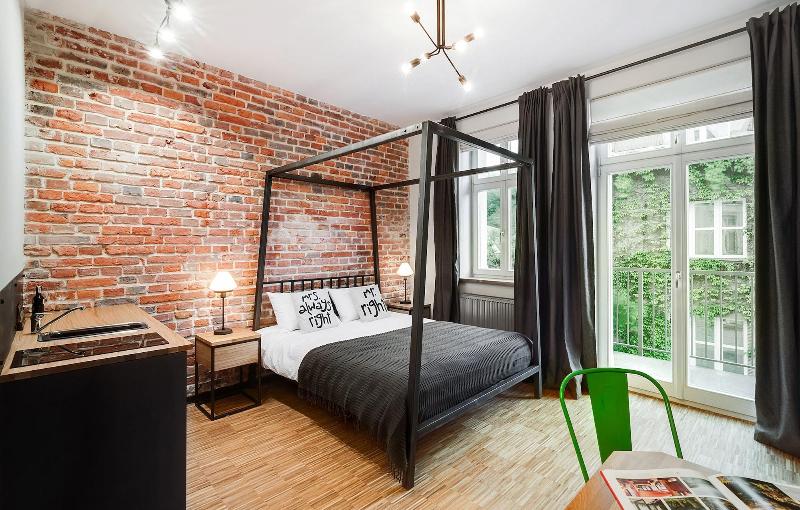 Well Well Aparthotel image