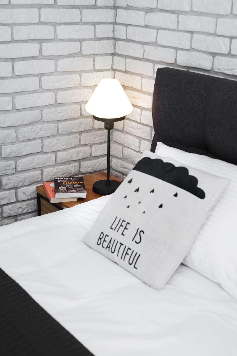 Well Well Aparthotel image