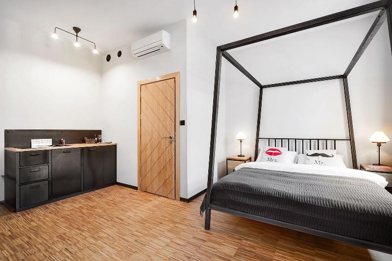 Well Well Aparthotel image