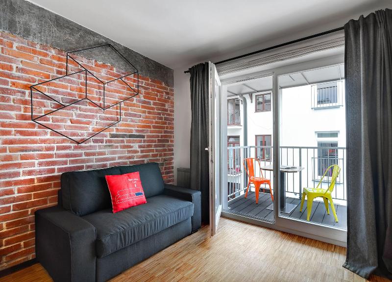 Well Well Aparthotel image