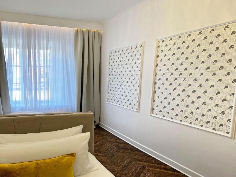 MONDRIAN Luxury Suites&Apartments OldTown MarketSq image