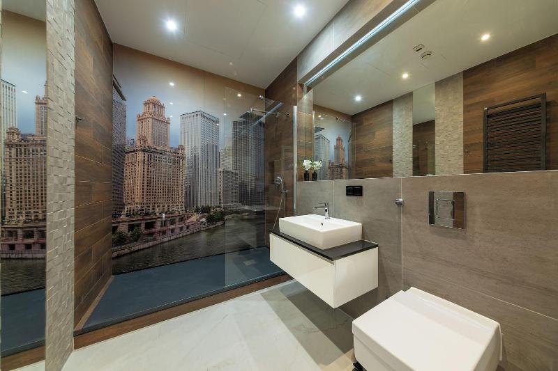 AVESA Apartments in Sky Tower image