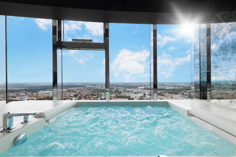 AVESA Apartments in Sky Tower image