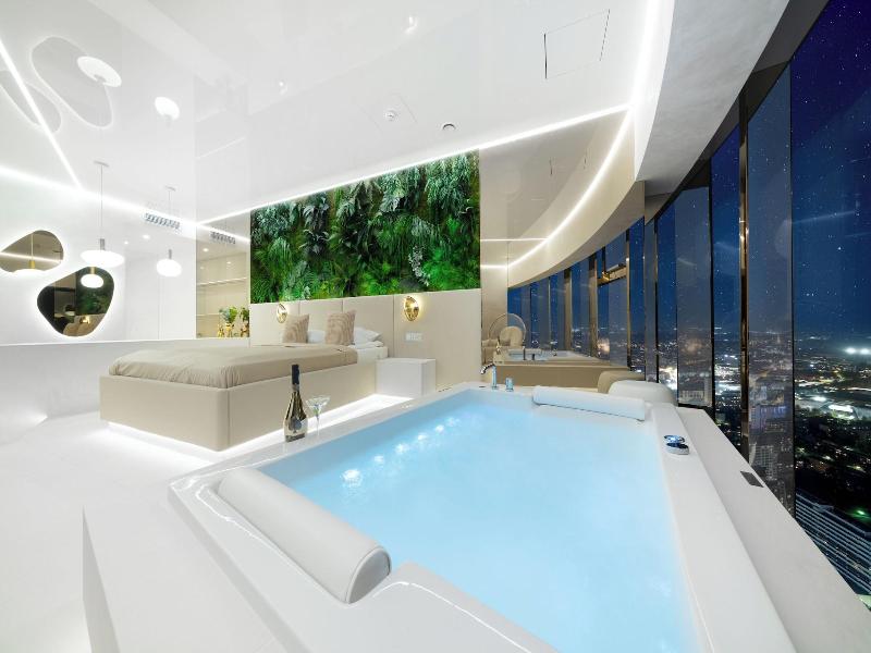 AVESA Apartments in Sky Tower image