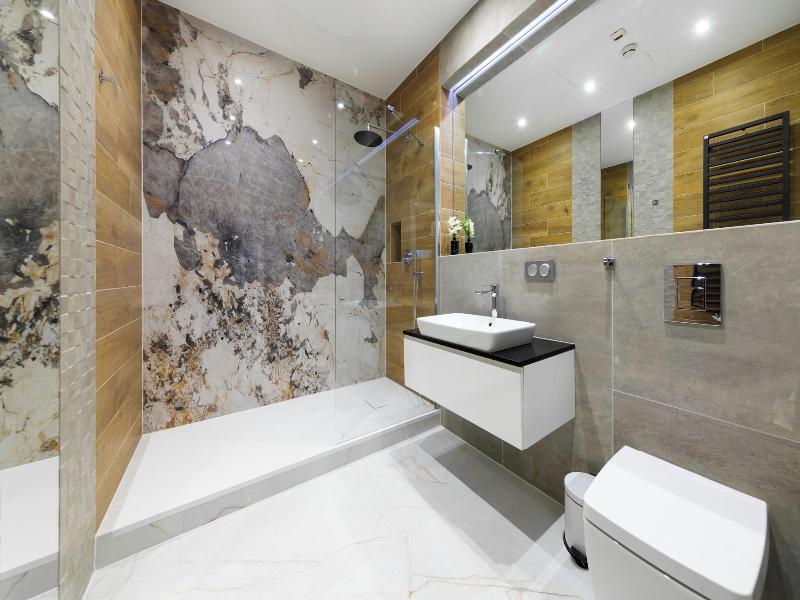 AVESA Apartments in Sky Tower image
