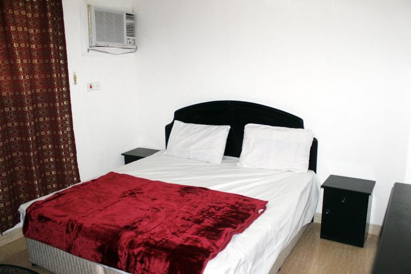 Al Eairy Furnished Apartments Qassim 1 image