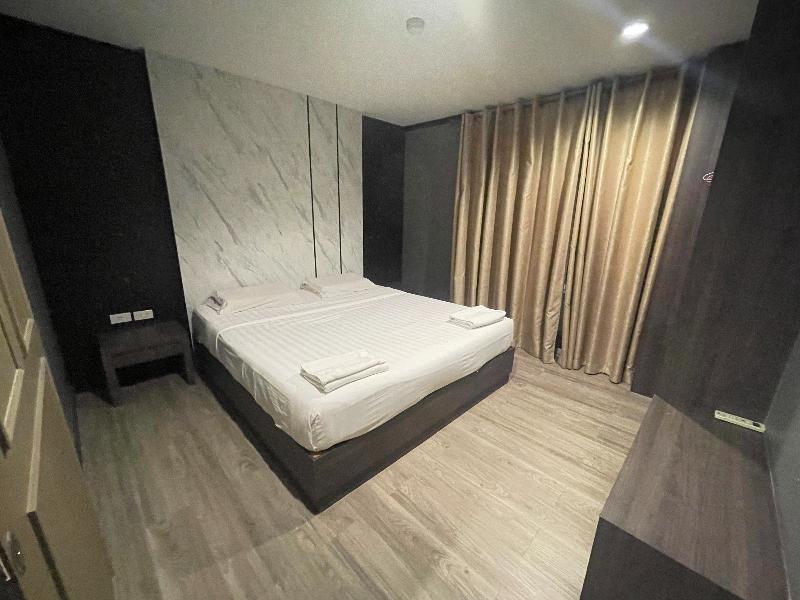 Carpediem Hotel by ZUZU image