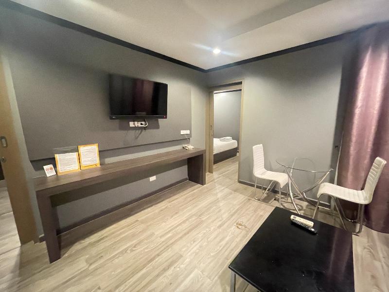 Carpediem Hotel by ZUZU image